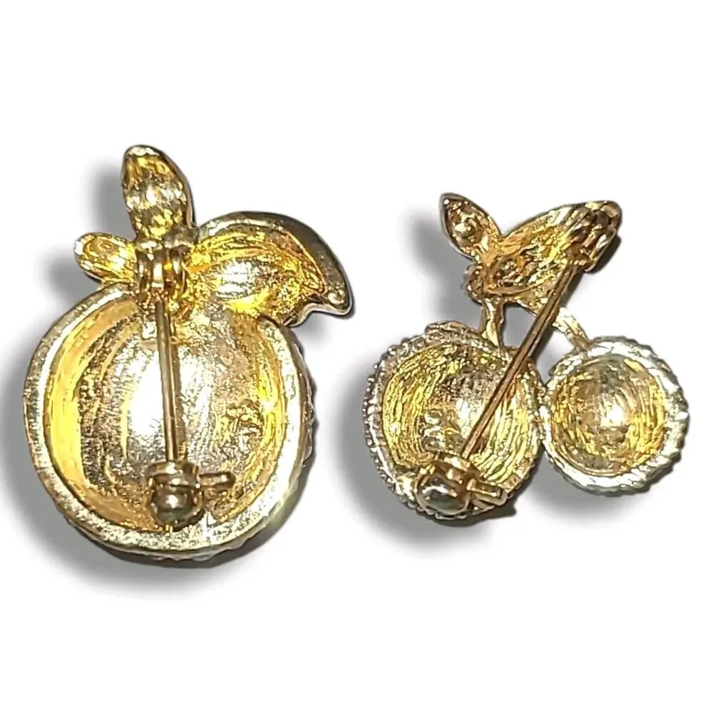 2‎ Vintage Aurora Borealis Rhinestone Fruit Brooches Pins Apple & Cherries